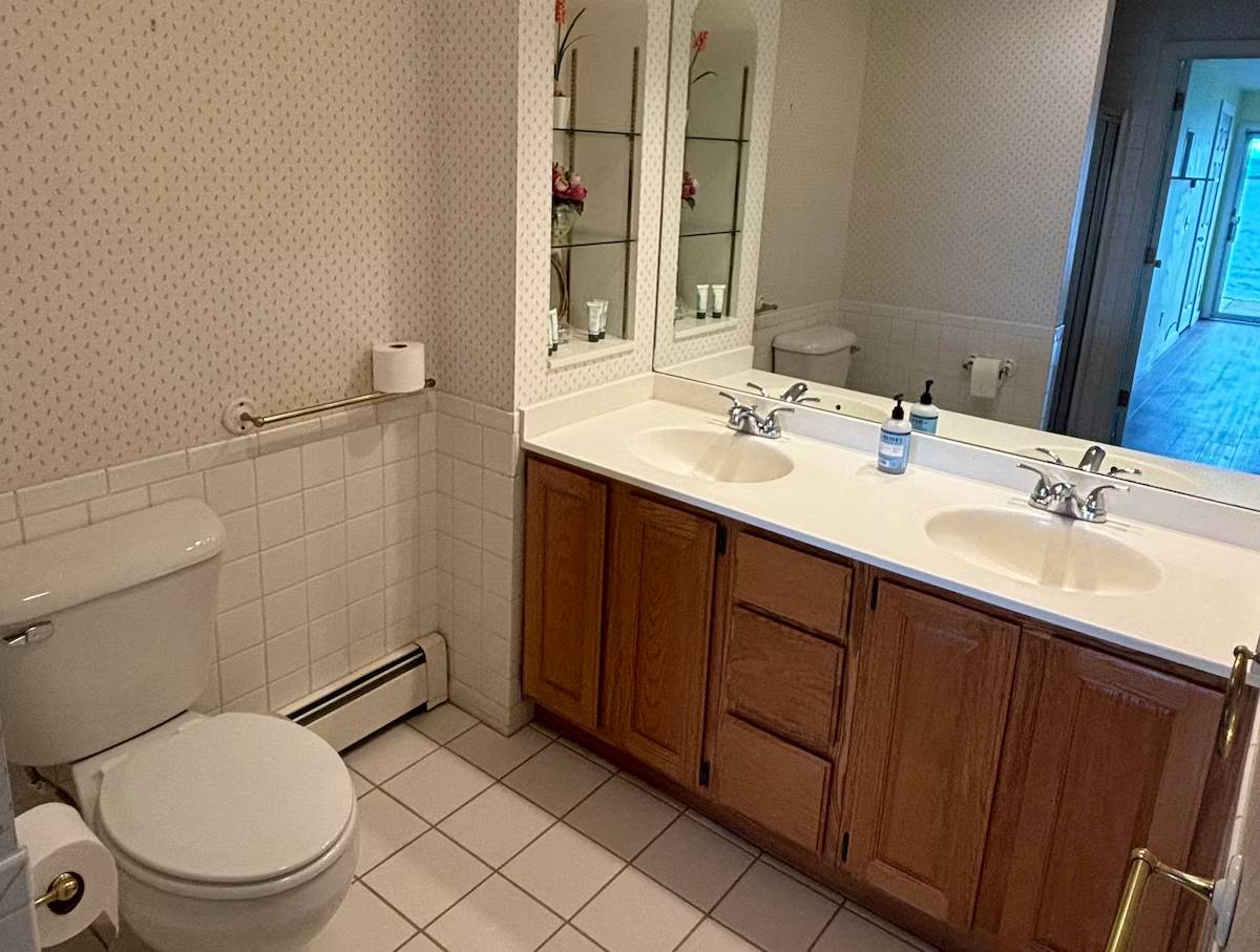 Property A Bathroom 1
