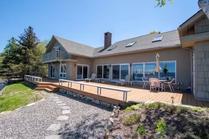 Property B Exterior View 10