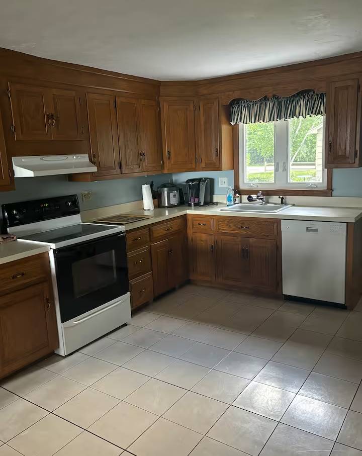 Property A Kitchen 2